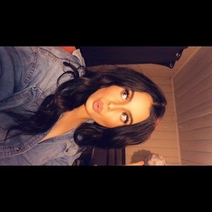 Meet your Posher, Cheila